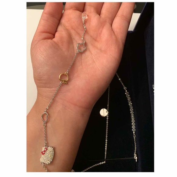 Swarovski Hello Kitty Pendant Necklace 🎄🤩 - Picture 4 of 7